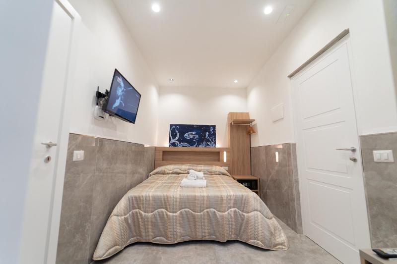 Economy Double Room image 2