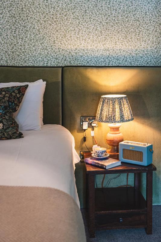 Double Room image 3