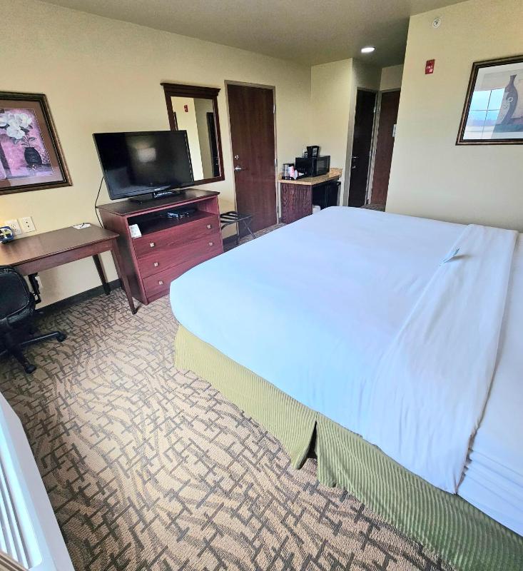 King Room - Non-Smoking image 3