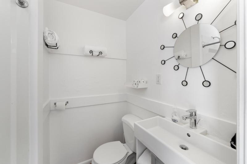 Atomic Short-Term Rentals - image 6
