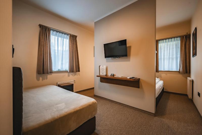 Triple Room image 2