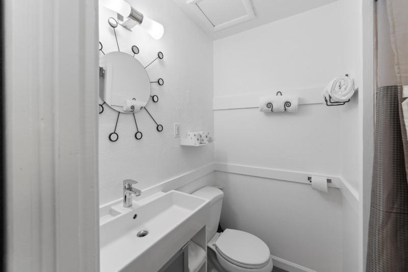 Atomic Short-Term Rentals - image 44