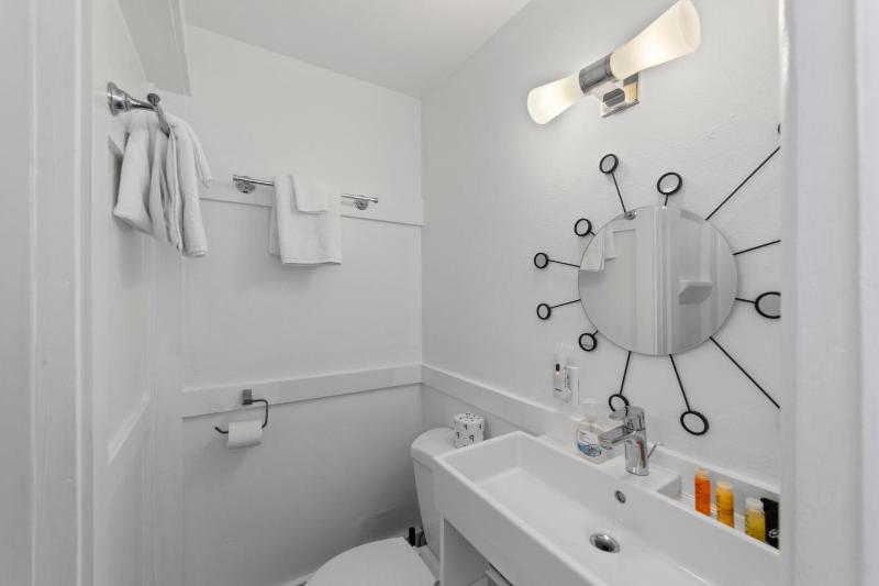 Atomic Short-Term Rentals - image 7