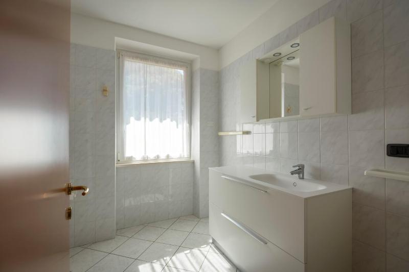 One-Bedroom Apartment (5 Adults) image 1