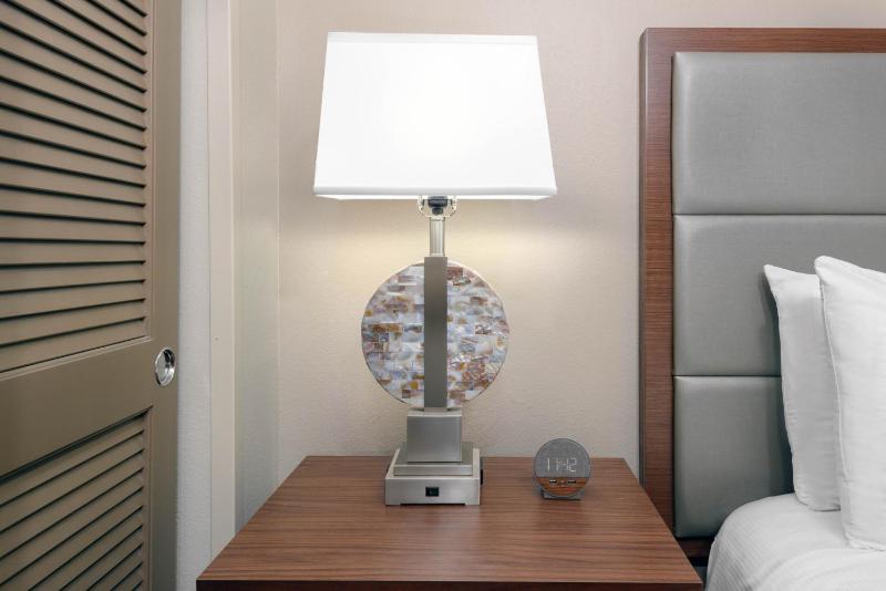 King Room - Non-Smoking image 2