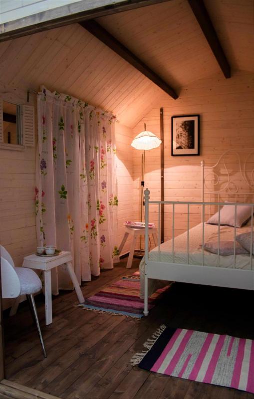 Economy Double Room image 3