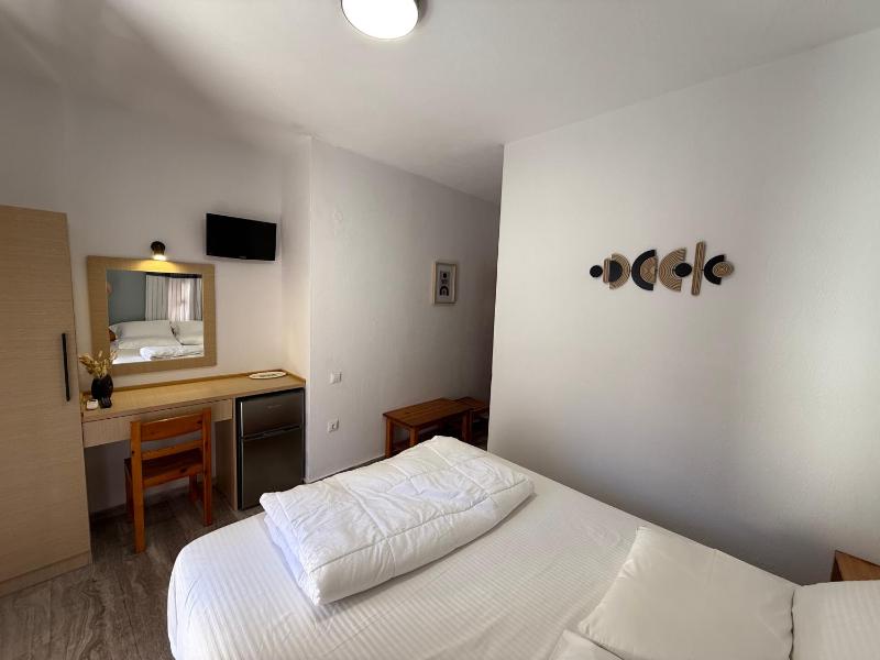Double Room with Balcony image 1
