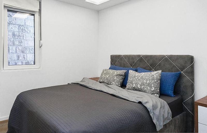 Apartment with Sea View image 4