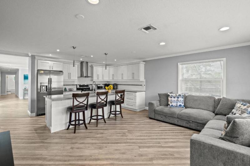 Silver Palm Retreat - image 19