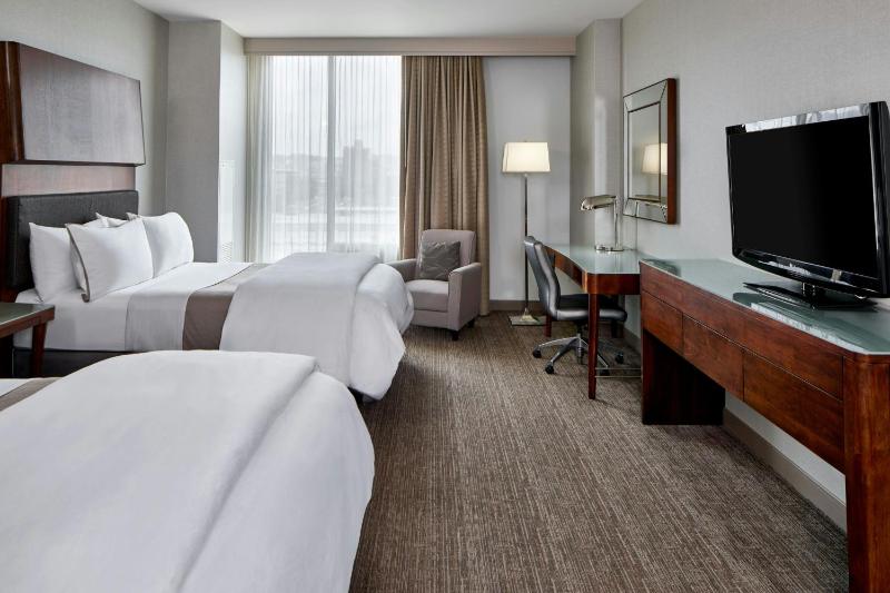 Deluxe Double, Guest room, 2 Double image 3