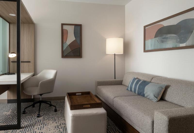 King Suite with Sofa Bed image 3