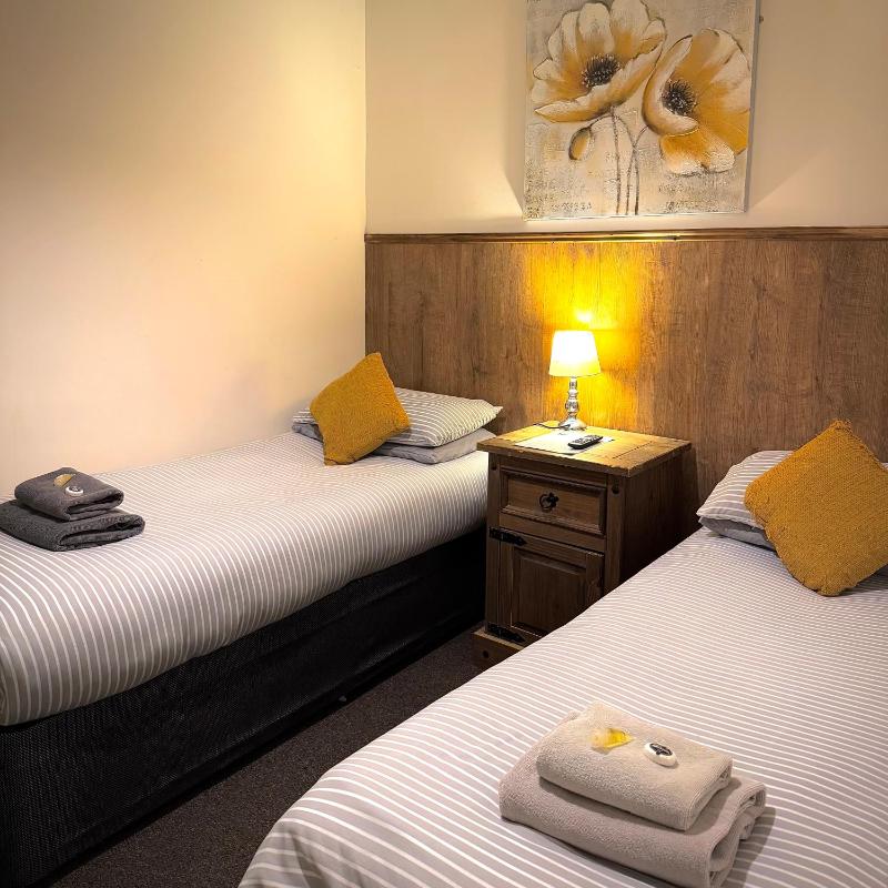 Standard Double/Twin Room image 1