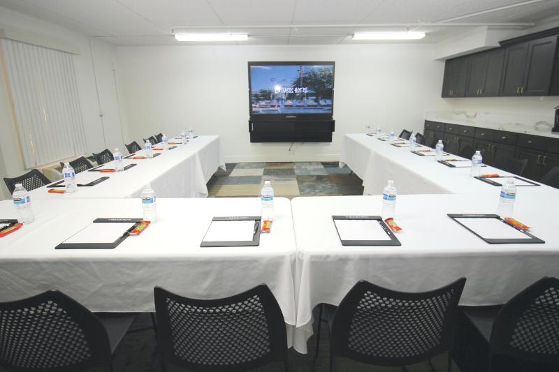 L3 Oasis Hotel - image 4