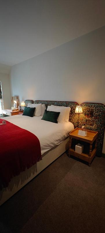 Family Room image 4