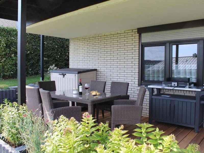 Apartment with Lake View image 4