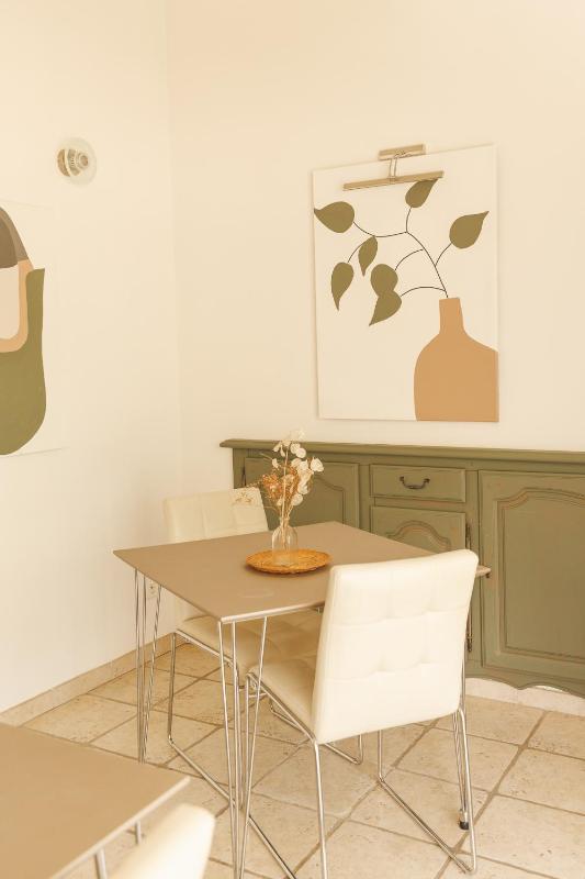 Standard Double Room with Private Bathroom image 4