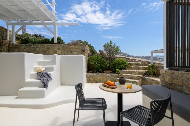 Premium Sea View Suite with outdoor mini plunge pool image 4