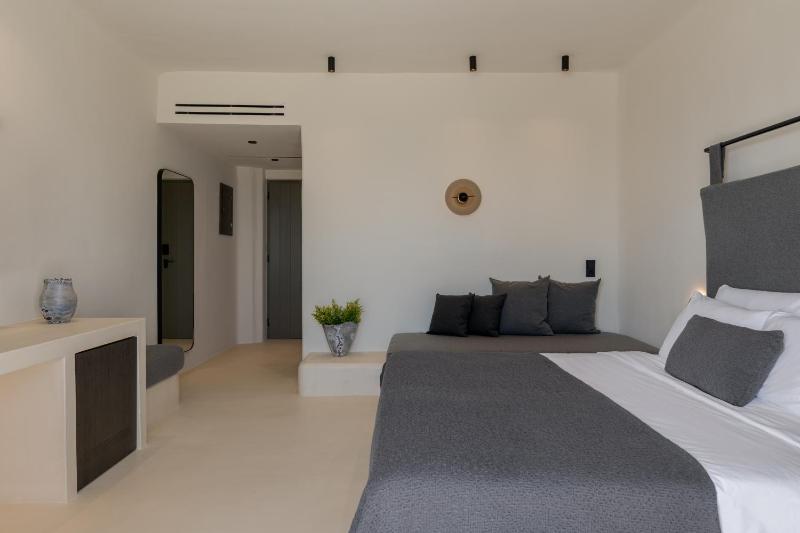 Superior Sea View Room image 4