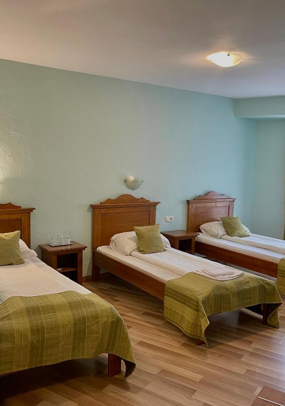 Basic Triple Room image 1