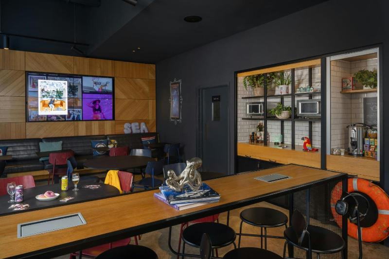 Moxy Southampton - image 15