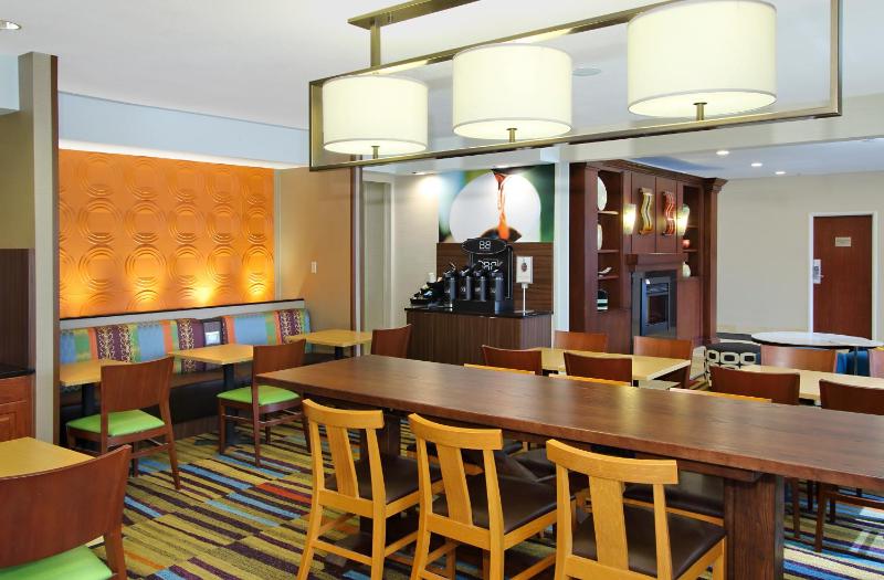 Fairfield Inn & Suites by Marriott Colorado Springs South - image 9