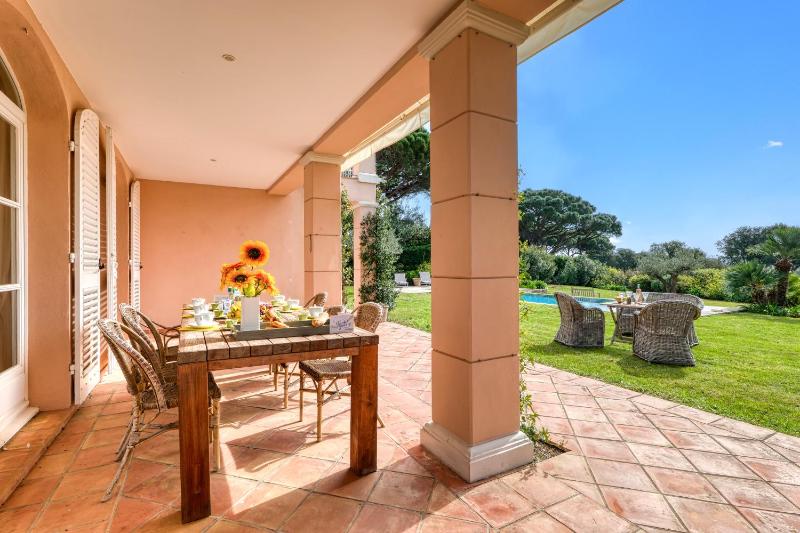 Villa Tortue - Private Pool & Sea View - Happy Rentals - image 8