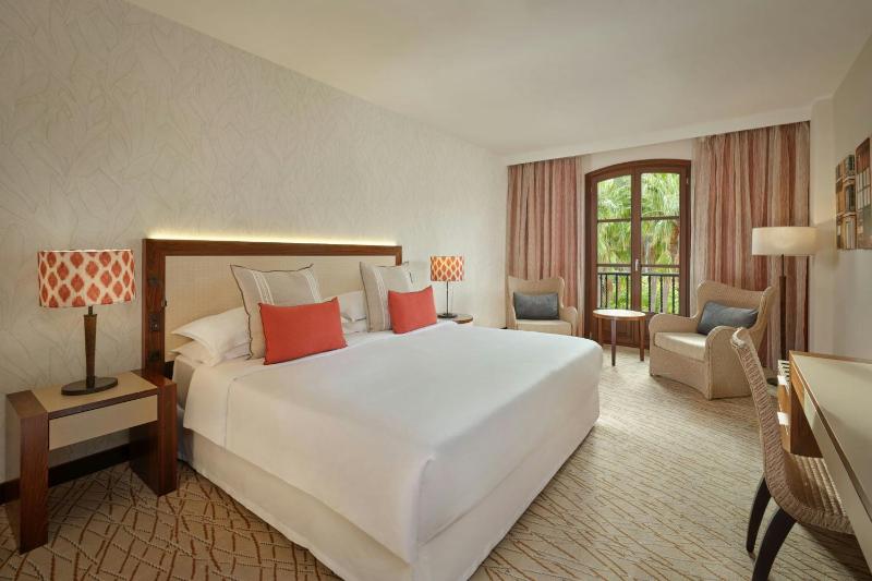 Superior King Room with Resort View  image 1