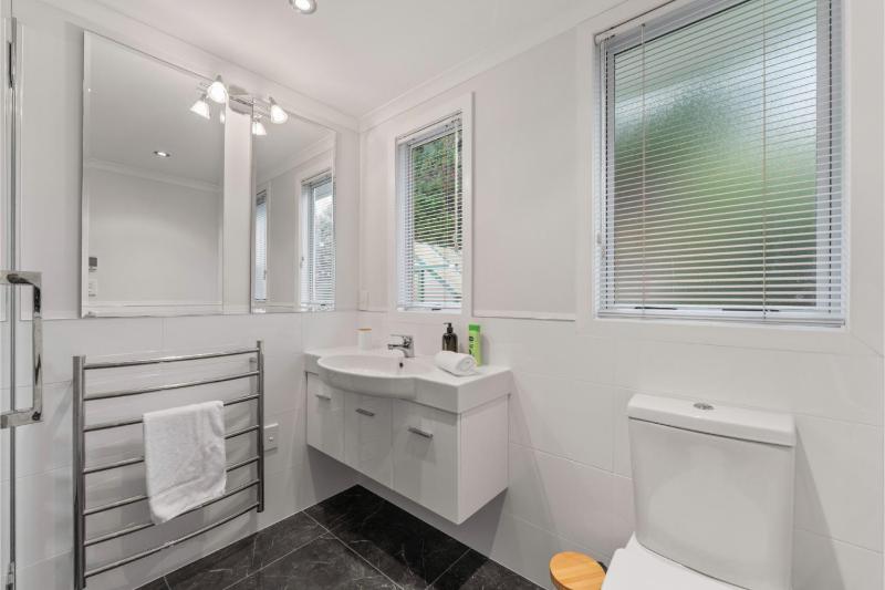 Serenity Cottage - Taupo Holiday Home - image 26