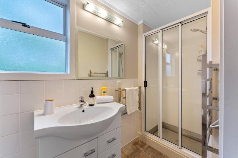 Serenity Cottage - Taupo Holiday Home - image 2