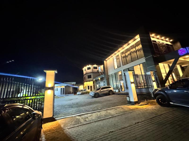 Colony Stay - image 2