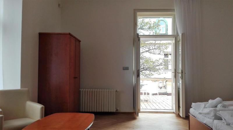 Residence Dykova - former Pension Jana Domov Mládeže - image 7