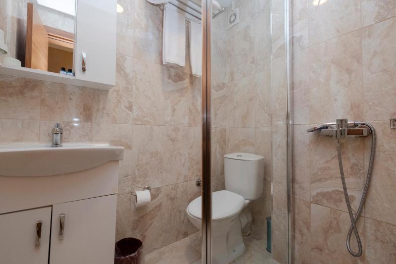 Economy Single Room image 4