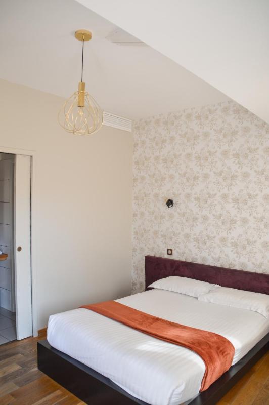 Standard Double Room image 2