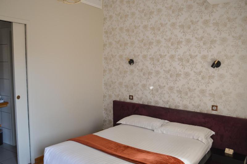 Standard Double Room image 4