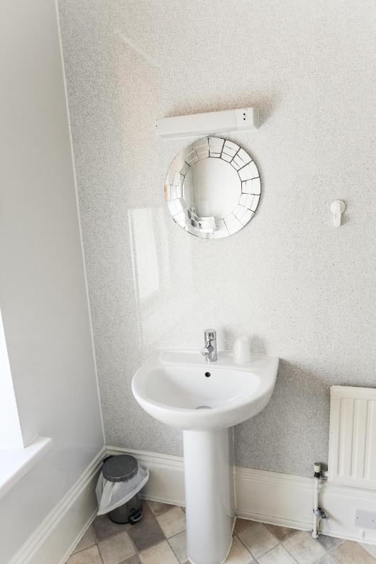 Nethway Hotel - image 16