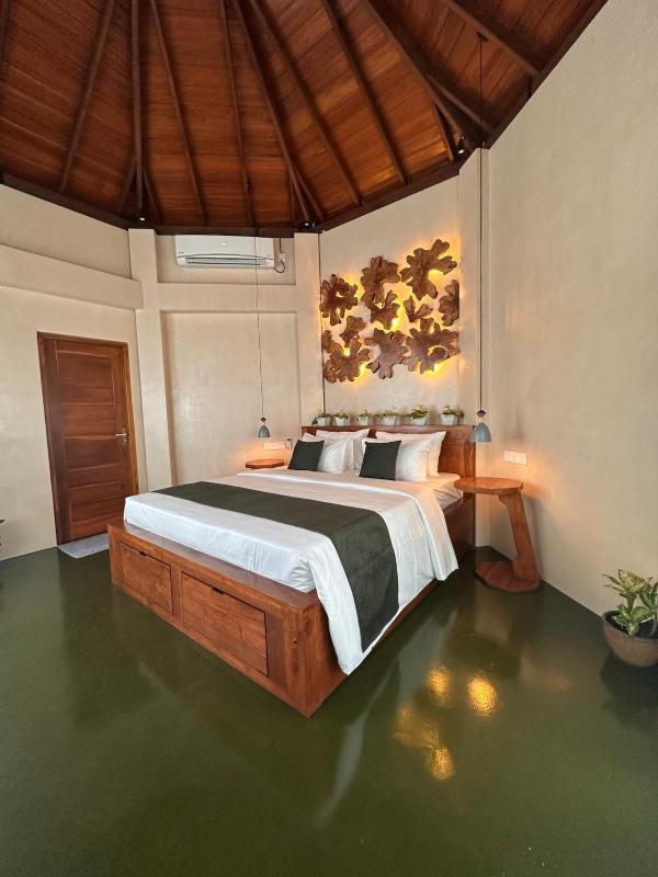 Romantic Jungle Hideaway - image 17
