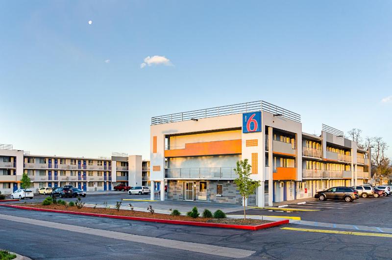 Motel 6- Denver CO Downtown - image 6