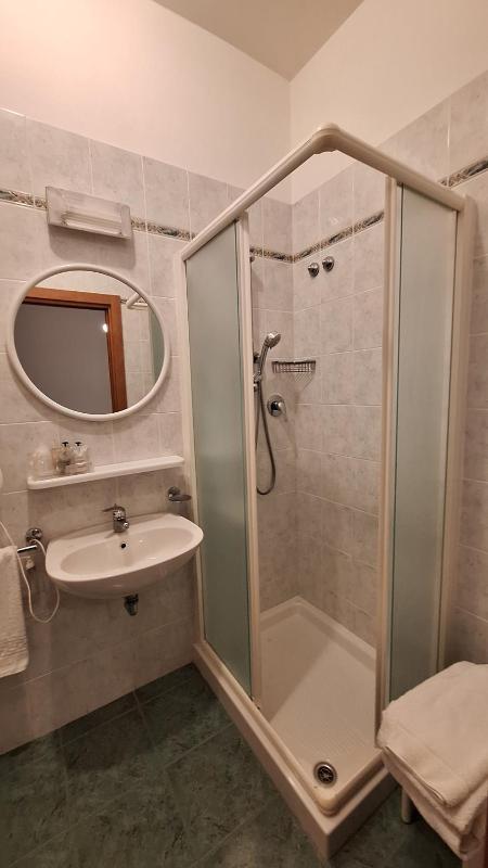 Standard Triple Room image 1