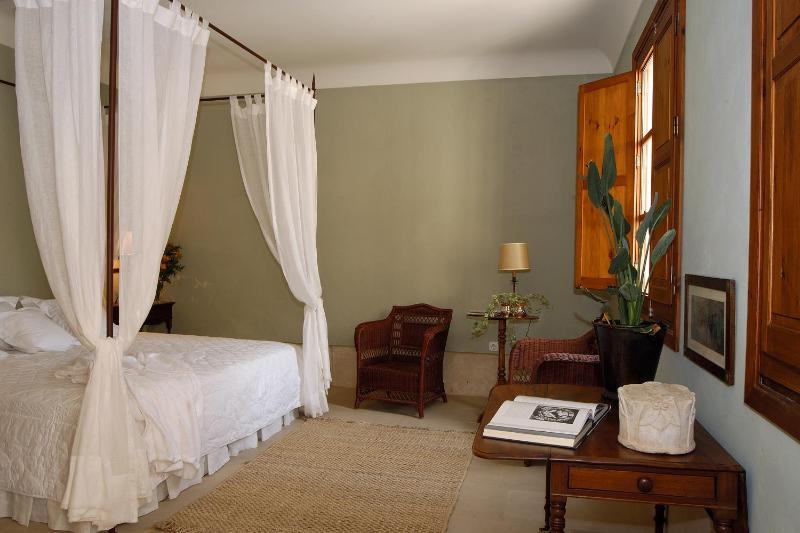 Double or Twin Room image 2