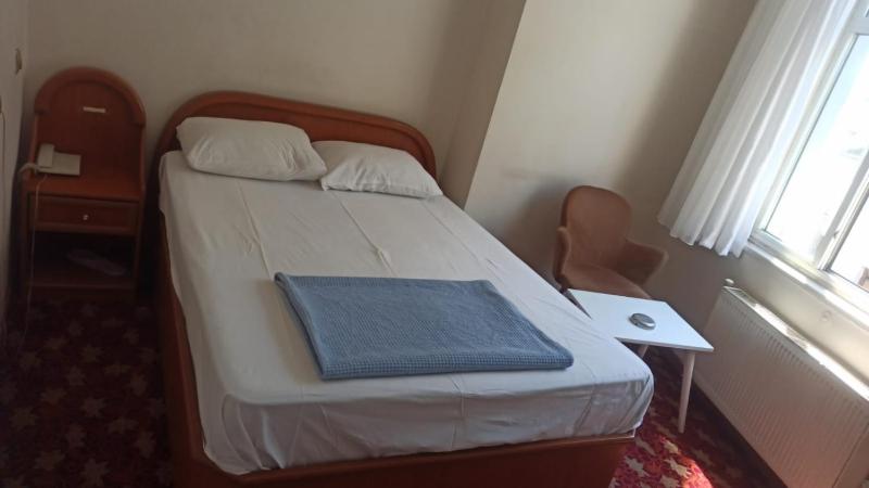 Standard Double or Twin Room image 3