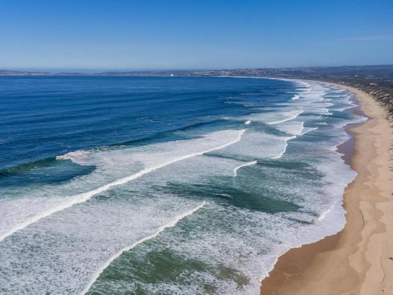 The Waves On Keurboomstrand - image 8