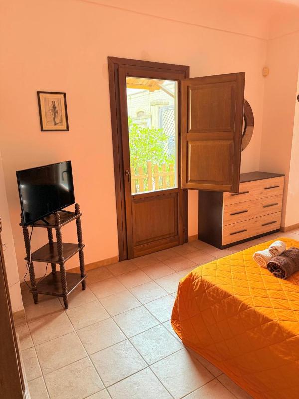 Deluxe Queen Room with Two Queen Beds image 2