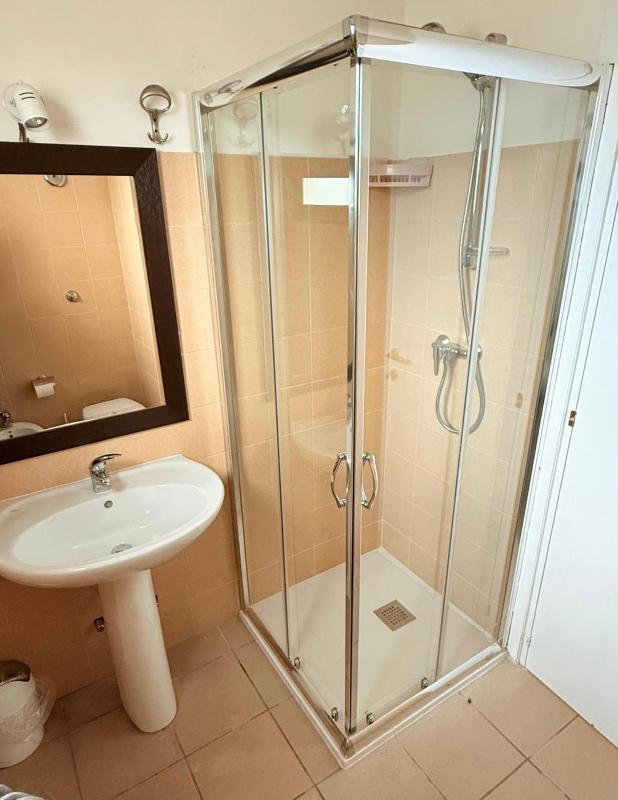 One-Bedroom Apartment image 3
