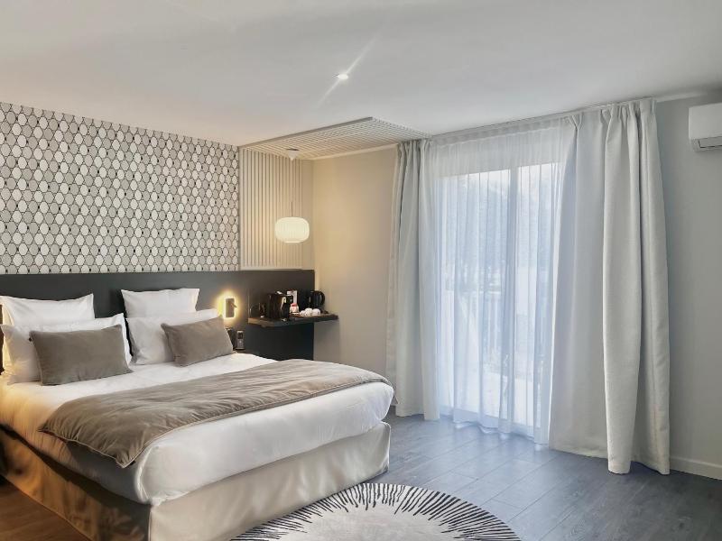Suite with Balcony image 3