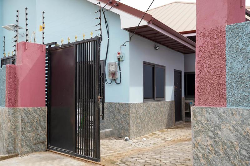 Cozy Guesthouse in Tse Addo 7 Mins to Beach - image 11