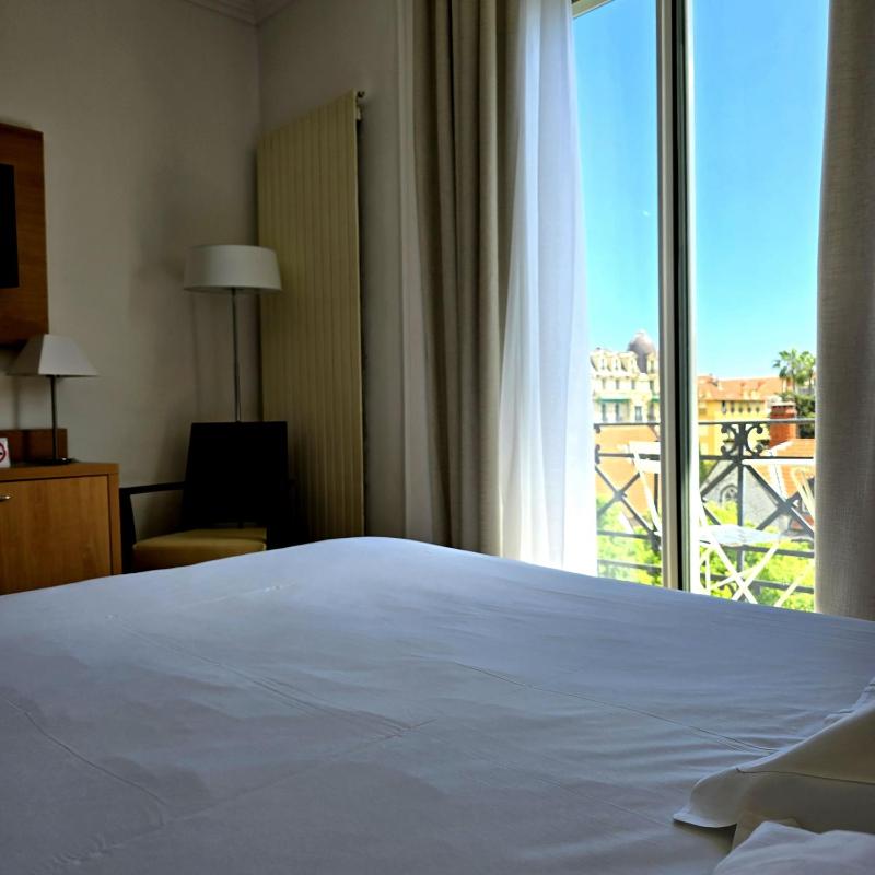 Standard Twin Room image 1