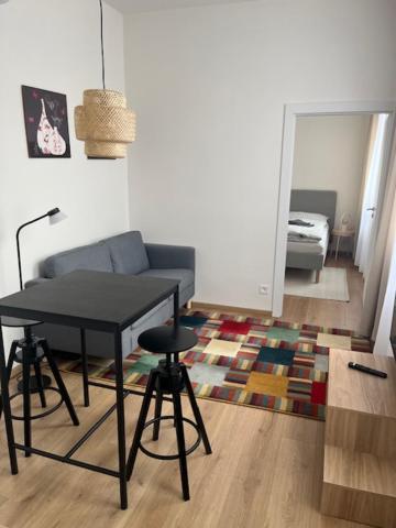One-Bedroom Premier Apartment image 3