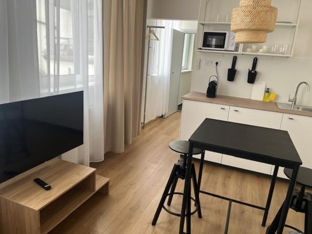 Double or Twin Room image 3