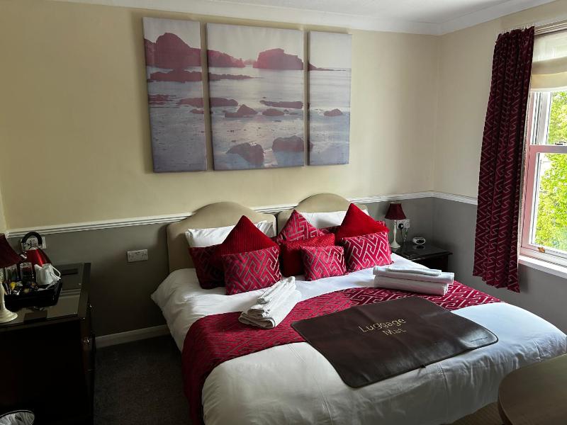 Superior King Room image 1