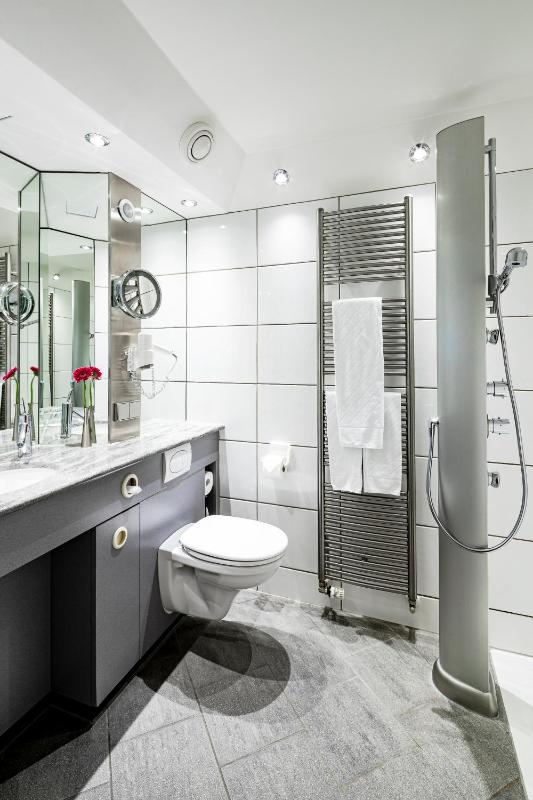 Single Room with Shower image 1